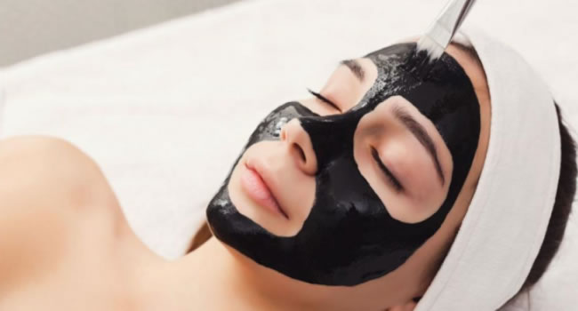 10 beneficios que tiene la mascarilla de carbón